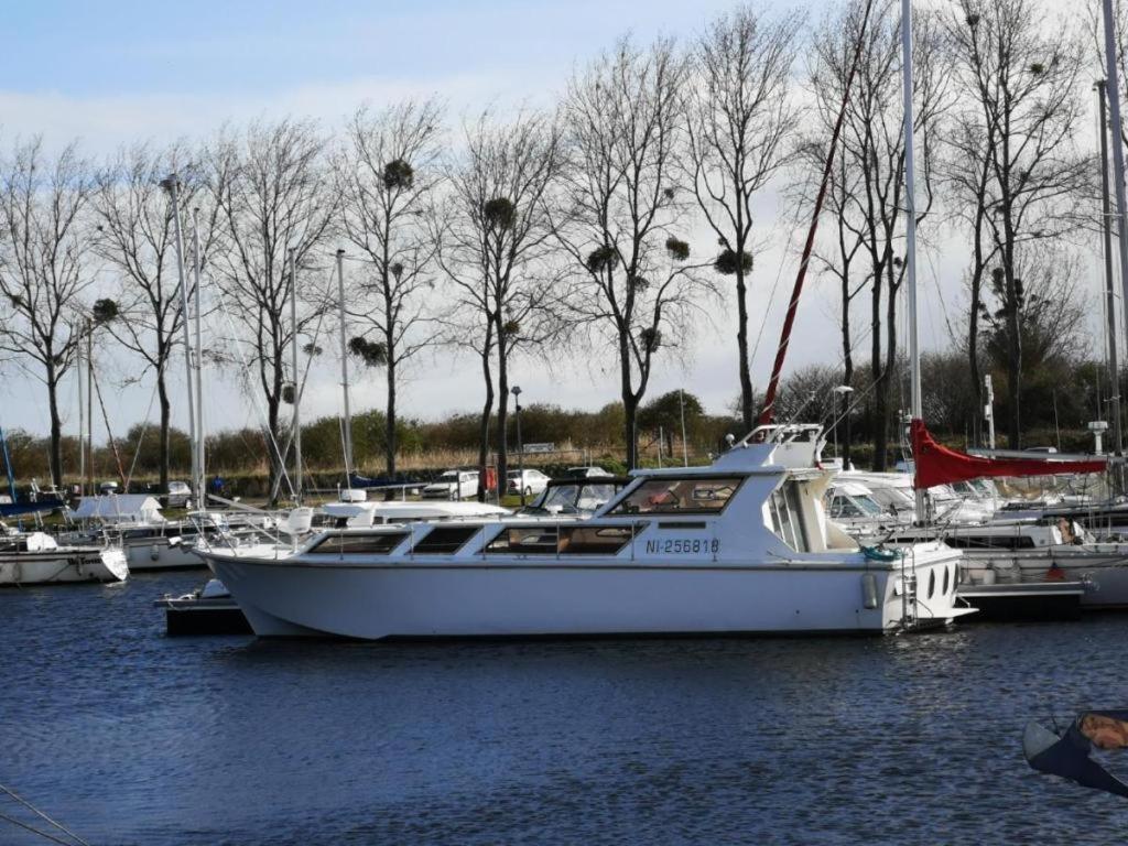 Exceptionnel Bateau Maison Reine Mathilde Ouistreham Eksteriør bilde